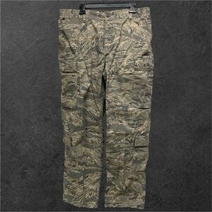 Y2K 2007 United States Air Force Digital Tiger Stripe Camo Cargo Pants // 38S